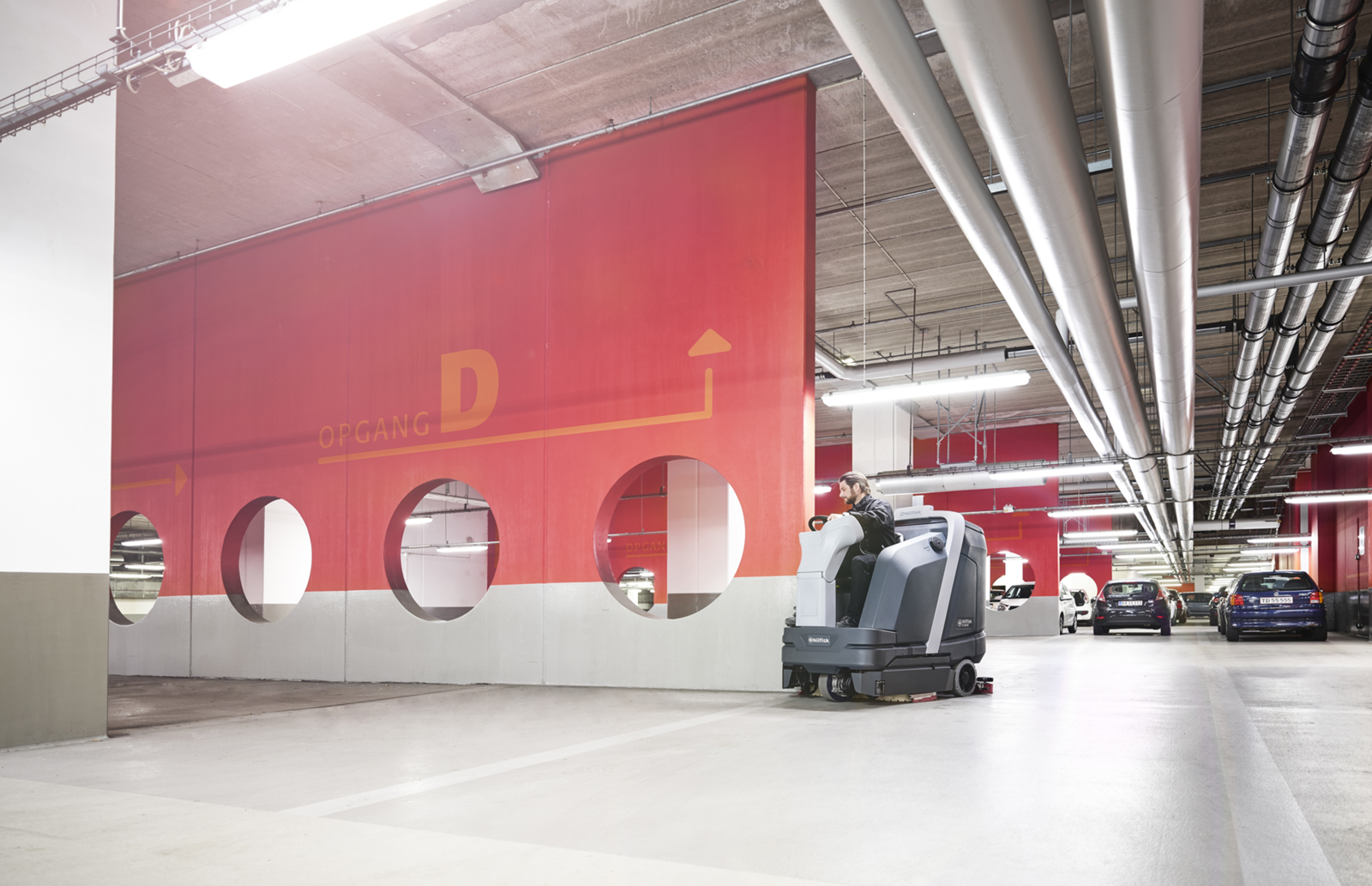 autolaveuse Nilfisk pour parking à Caen (14)